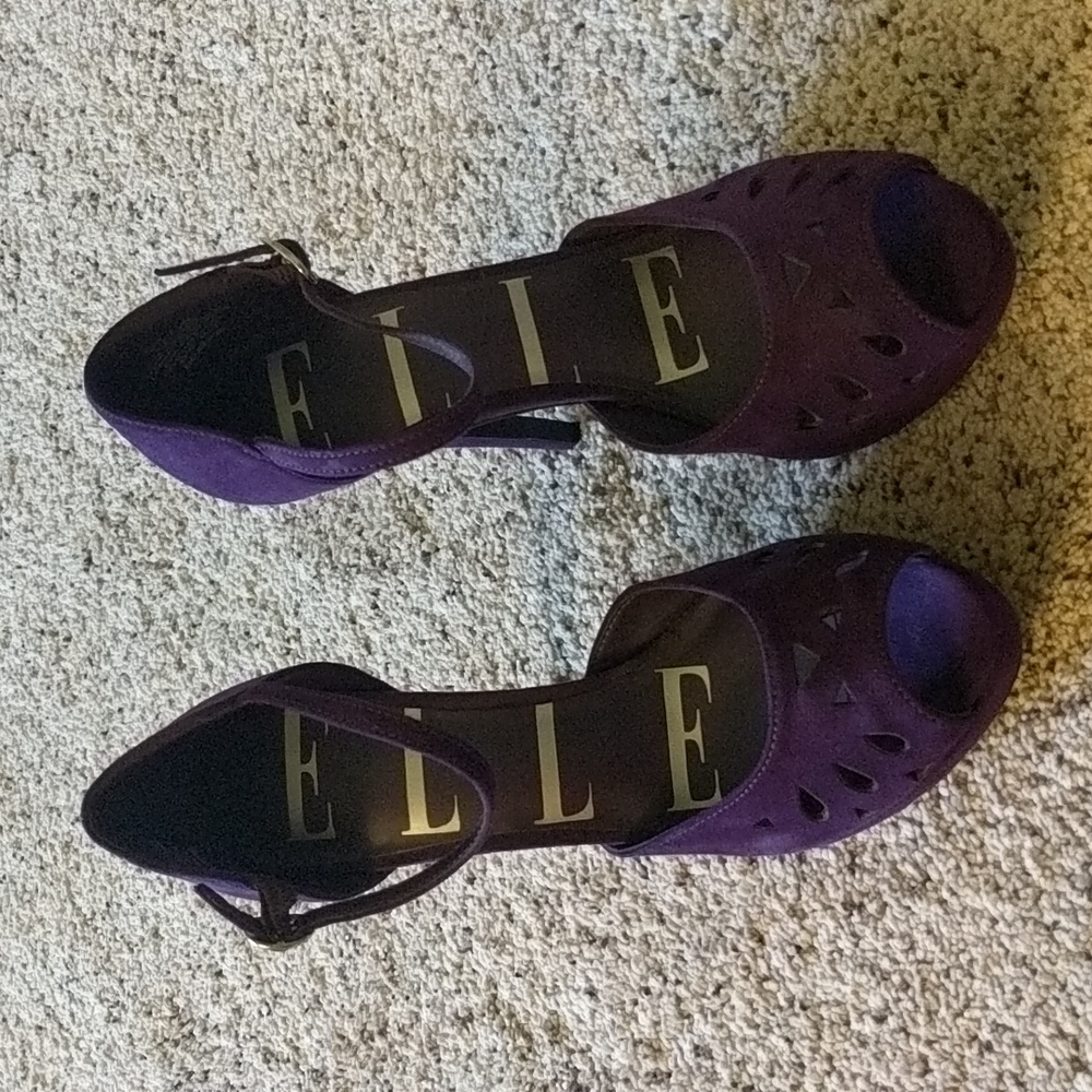 Women's shoes